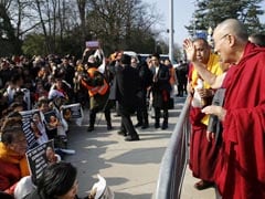Big Audience For Panel With Dalai Lama Despite Beijing Protest
