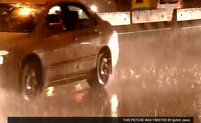 Dust Storm Accompanied By Rain Lashes Delhi, Disrupts Traffic