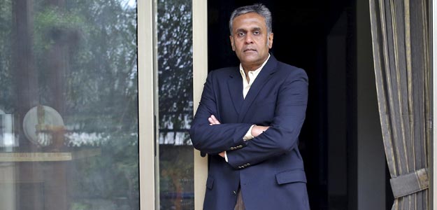 Pharma Crusader Dinesh Thakur Takes Drug Regulators to Court Pharma Crusader Dinesh Thakur Takes Drug Regulators to Court