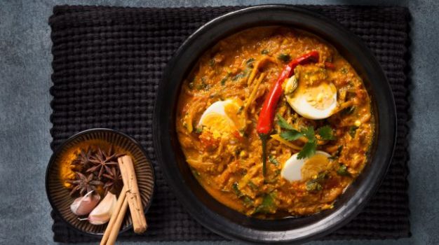 Egg Tawa Masala: This Egg Recipe Spells Indulgence In Every Bite