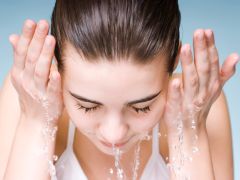 How To Clean Face At Home: 6 Steps You Need to Follow How To Clean Face At Home: 6 Steps You Need to Follow