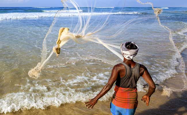 Coast Guard Detains 14 Sri Lankan Fishermen, Seizes 5 Boats For Poaching