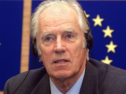 George Martin's Incredible Journey From BBC to 'Fifth Beatle' George Martin's Incredible Journey From BBC to 'Fifth Beatle'