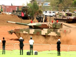 डिफेंस एक्सपो में दुनिया भर की 700 कंपनियां डिफेंस एक्सपो में दुनिया भर की 700 कंपनियां