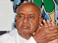 JD(S) Protests Against Karnataka Governor For 'Ill-Treating' HD Deve Gowda