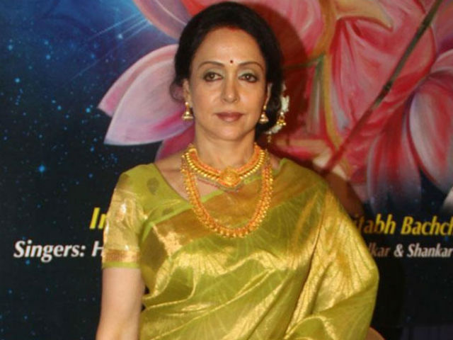 Hema Malini Tweets 'Hats Off To Sri Sri For Wonderful Event'