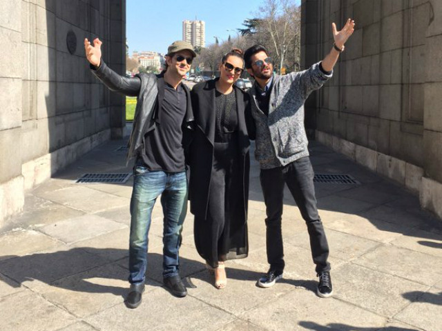 Hola! Sonakshi, Anil, Hrithik's <I>Matargashti</i> in Spain for IIFA 2016