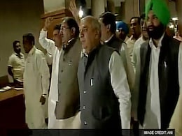 SYL Canal Issue: INLD Legislators Protest Outside Punjab Assembly SYL Canal Issue: INLD Legislators Protest Outside Punjab Assembly