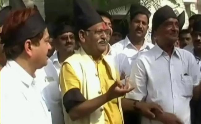 आगरा में बीजेपी विधायक ने ही भीड़ के सामने उड़ाया अरुण जेटली का मजाक