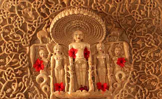 लाहौर में ढहाये गए मंदिर की मूर्ति गायब, जैन समुदाय की नाराजगी बढ़ी