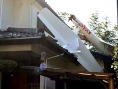 Glider Crashes Into Houses Near Tokyo, Kills 2 On Board