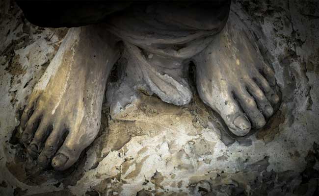 Thousands Trace Jesus' Footsteps On Good Friday In Jerusalem