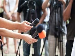 कहीं पत्रकारिता की शक्ल अचानक बदलने तो नहीं लगी...? कहीं पत्रकारिता की शक्ल अचानक बदलने तो नहीं लगी...?