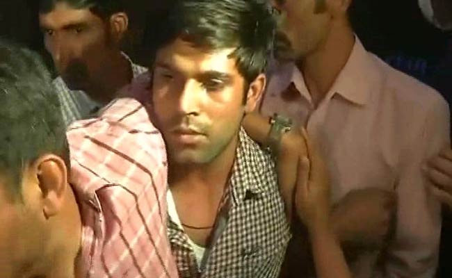 Outsider Tries To Assault Student Leader Kanhaiya Kumar On JNU Campus