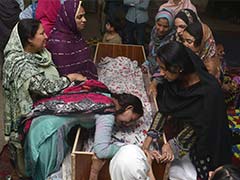 Pakistan Detains Hundreds As Militants Taunt PM Over Easter Blast