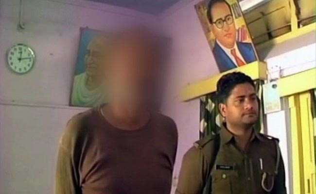 पिता करता था बलात्कार, 18 वर्षीय लड़की ने वीडियो बनाकर कराया गिरफ्तार