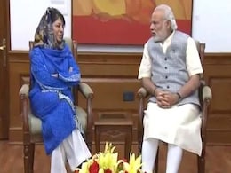 Mehbooba Mufti Meets PM Modi To Discuss Law And Order In Jammu And Kashmir Mehbooba Mufti Meets PM Modi To Discuss Law And Order In Jammu And Kashmir