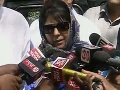 Mehbooba Mufti Visits Father's Grave Before Crucial PDP Meeting