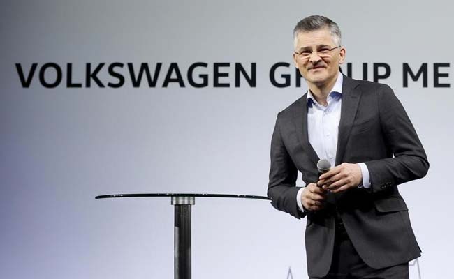 Volkswagen's Top US Executive Steps Down Amid Ongoing Probe