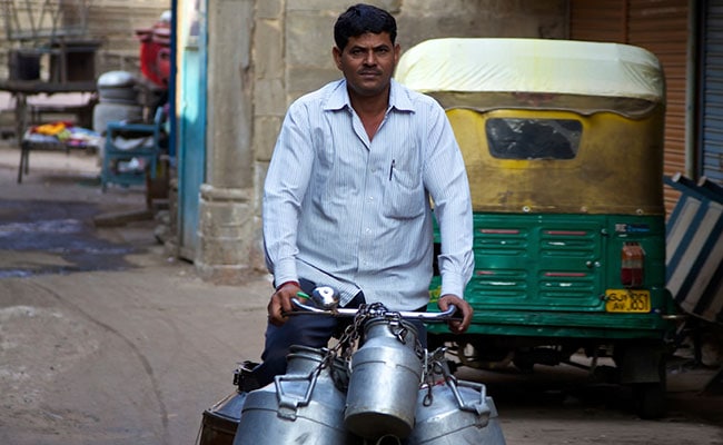 राजस्थान में सहकारी दुग्ध उत्पादक संघों को दूध को देने की आपूर्ति करने वाले लोगों को मिलेगा बोनस