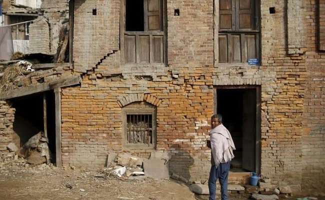 With Will And Strong Backs, A Quake-Hit Nepal Village Rebuilds