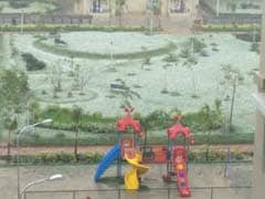 Hailstorm In Noida Throws Traffic Out of Gear