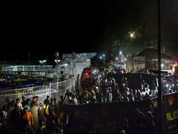 Suicide Bomber Kills Over 60, Mostly Women, Children In Pakistan's Lahore Suicide Bomber Kills Over 60, Mostly Women, Children In Pakistan's Lahore