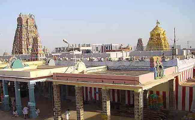 भगवान मुरूगन के प्रसिद्ध पलानी मंदिर के निकट भोजनालयों को हटाने के लिए जनहित याचिका