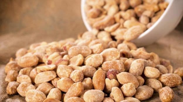 A Handful of Peanuts Can Help You Get Back in Shape