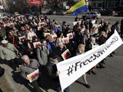 Ukrainians Picket Russian Embassy Over Jailed Pilot