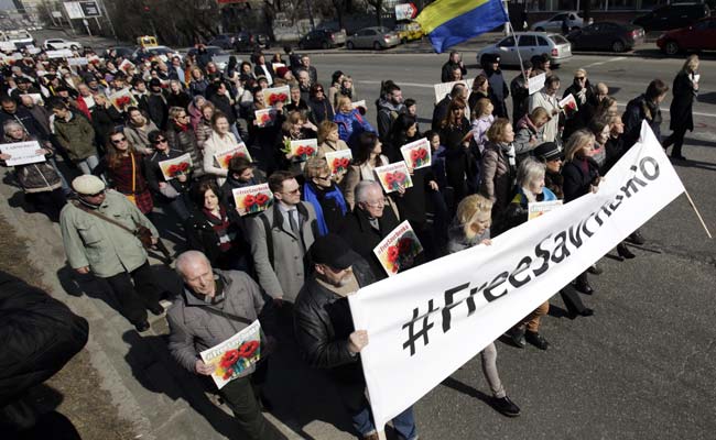 Ukrainians Picket Russian Embassy Over Jailed Pilot