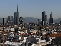 'Social Curse' Of Huge Personal Debt Raises Worries In Wealthy Qatar 'Social Curse' Of Huge Personal Debt Raises Worries In Wealthy Qatar