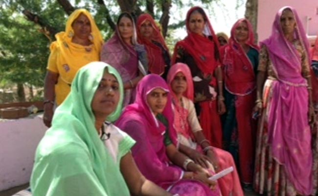 शराब का ठेका बंद करवाने के लिए महिलाओं की पहल, राजस्थान के गांव में हुआ अनोखा मतदान