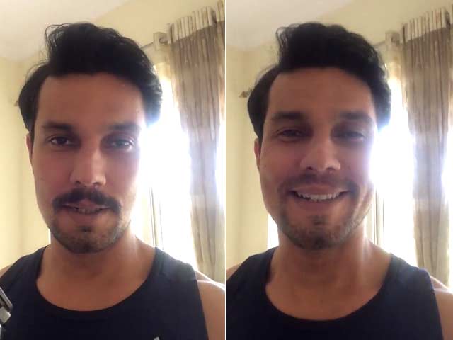 <i>Sarbjit</i> Done, Randeep Hooda Shaves off Moustache in Video