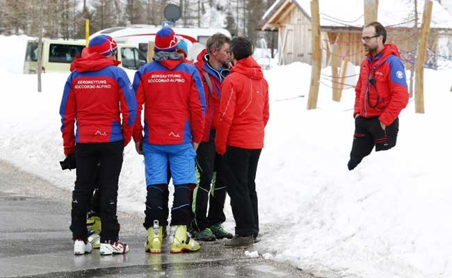 6 Killed In Italian Alps Avalanche: Mountain Rescue