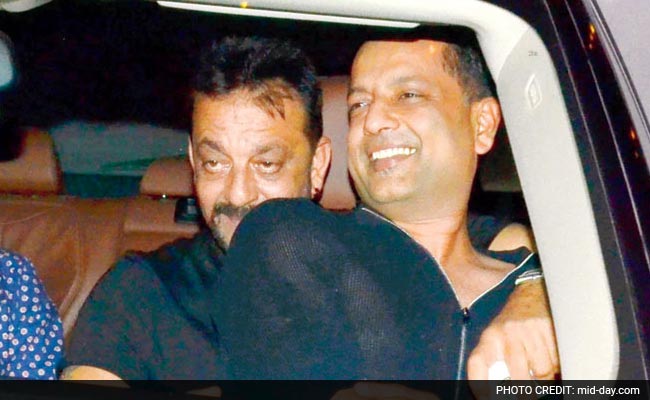 Sanjay Dutt Parties With His Old Friend Over The Weekend