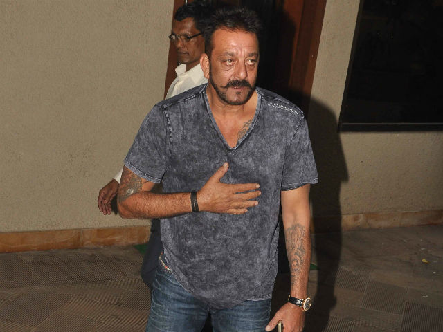 Lage Raho Munnabhai: Sanjay Dutt Takes an Autorickshaw Ride