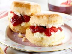How to Make The Most Heavenly Scones Ever How to Make The Most Heavenly Scones Ever