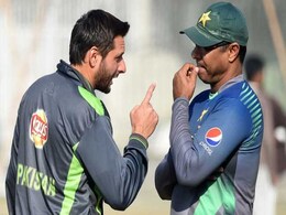 टी-20 वर्ल्ड कप में पाक टीम के खराब प्रदर्शन के बाद वकार युनूस ने कोच के पद से इस्तीफा दिया टी-20 वर्ल्ड कप में पाक टीम के खराब प्रदर्शन के बाद वकार युनूस ने कोच के पद से इस्तीफा दिया