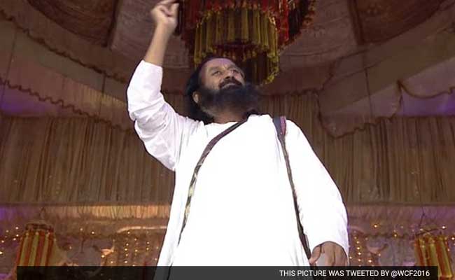 World Leaders Hail Sri Sri, Cameron Invites Him To House Of Commons