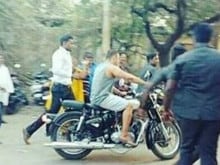 Spotted: Salman Khan Riding a Bike on the Sets of <I>Sultan</i>