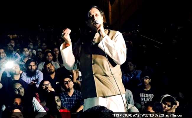 Opinion: Dear Tharoor, For Bhagat Singh Remark, You Owe An Apology