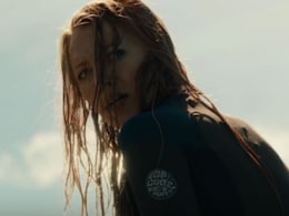 <I>The Shallows</i> Trailer Will Send a Chill Down Your Spine <I>The Shallows</i> Trailer Will Send a Chill Down Your Spine