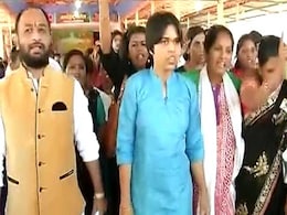 त्र्यंबकेश्वर मंदिर में विरोध करने जा रही भूमाता ब्रिग्रेड की महिलाएं हिरासत में, बाद में छोड़ा त्र्यंबकेश्वर मंदिर में विरोध करने जा रही भूमाता ब्रिग्रेड की महिलाएं हिरासत में, बाद में छोड़ा