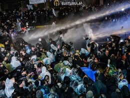 Turkey Seizes Control Of Anti-Erdogan Daily In Midnight Raid Turkey Seizes Control Of Anti-Erdogan Daily In Midnight Raid