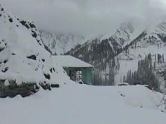 भूस्खलन के कारण जम्मू-श्रीनगर राष्ट्रीय राजमार्ग बंद