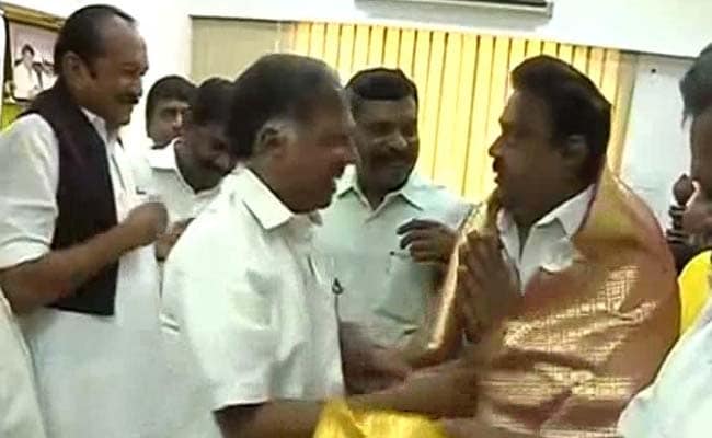 तमिलनाडु :सीएम पद के लिए जयललिता और करुणानिधि को चुनौती देंगे विजयकांत