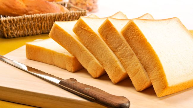 Side Effects Of White Bread: सफेद ब्रेड खाने के नुकसान जान हैरान हो जाएंगे आप