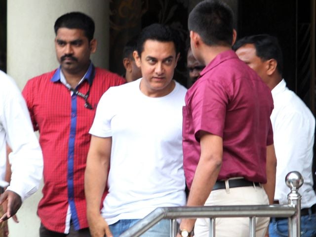 Dilip Kumar to be Discharged Tomorrow. Aamir Khan Visits Actor