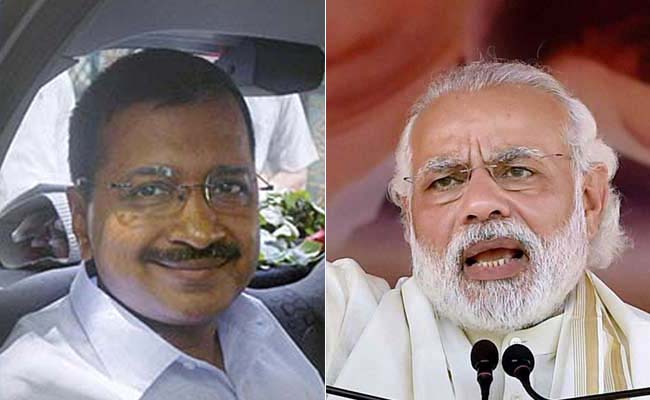 नौकरशाहों को पीएम मोदी ने यूं लुभाया और सीएम अरविंद केजरीवाल ने डराया